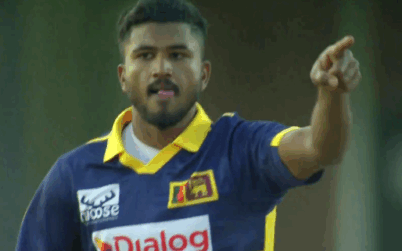 মাদুশঙ্কার শেষ ওভারে হ্যাটট্রিক, হাফ ছেড়ে বাঁচল শ্রীলঙ্কা