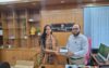 স্বাস্থ্য কমপ্লেক্সে ডেঙ্গু পরীক্ষার কিট প্রদান করলেন ইউএনও