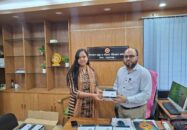 স্বাস্থ্য কমপ্লেক্সে ডেঙ্গু পরীক্ষার কিট প্রদান করলেন ইউএনও