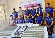 মাতামুহুরীতে ৮২৫ রাউন্ড গুলি ও অস্ত্রসহ গ্রেফতার ৬