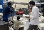 মধ্যরাতে ছাপাখানায় শিক্ষামন্ত্রী, যাচাই করলেন বইয়ের মান